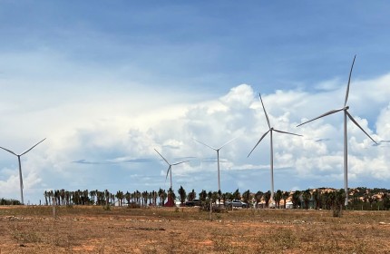 Nhà tôi cần bán lô hơn 1,6 sào xã Phan Rí Thành cách đường 230m, gần biển 2,9km. Tổng giá hết 333 triệu (Sổ riêng)